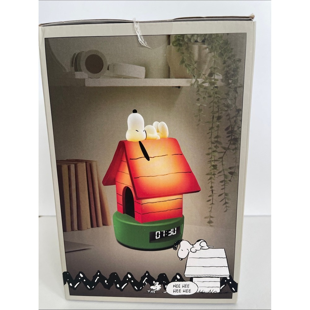 Peanuts Snoopy LED Alarm Clock NEW - Picture 2 of 9